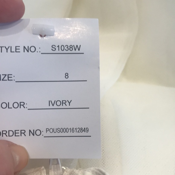 - Beige David’s Bridal gown NWT Sz 8 - Picture 8 of 8